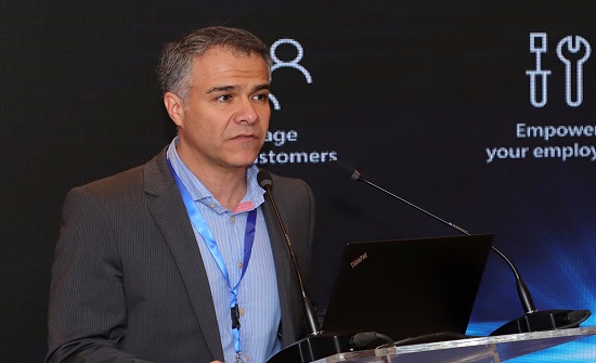 ندوة حول الحوسبة السحابية والتحول الرقمي ندوة حول الحوسبة السحابية والتحول الرقمي