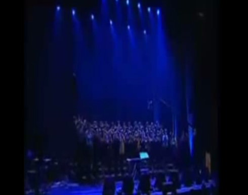 مطر وبرد ورعد داخل قاعة !