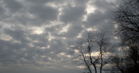 أجواء مستقرة وباردة نسبيًا الإثنين ورياح شرقية الثلاثاء