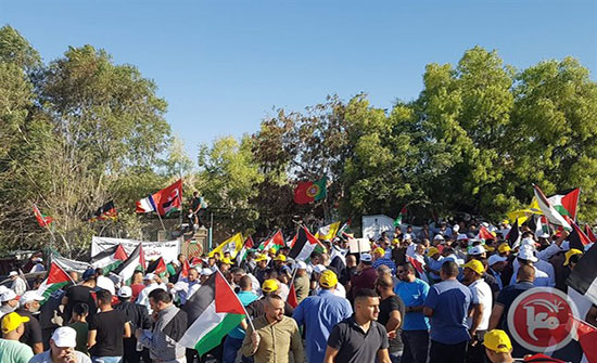 فيديو : الالاف يشاركون بمسيرة في الخان الاحمر