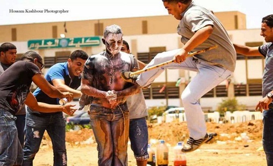 صور - لن تصدقوا كيف يحتفل الليبيون بخريج الجامعة!