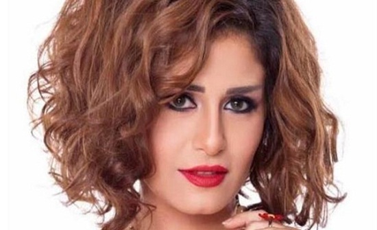 بالصور: منة فضالة تتألق بفستان أبيض قصير بالصور: منة فضالة تتألق بفستان أبيض قصير