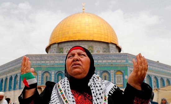 ربع مليون يؤدون جمعة رمضان الثانية بالمسجد الأقصى (شاهد)