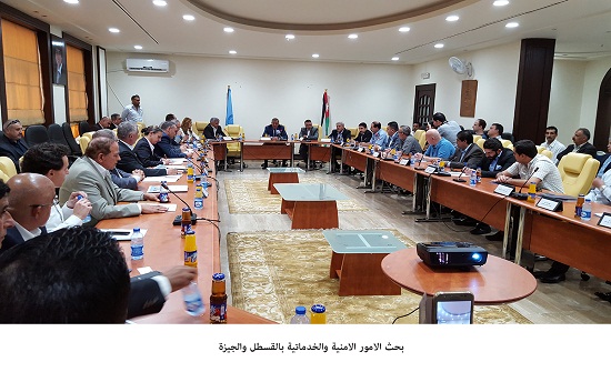 بحث الامور الامنية والخدماتية بالقسطل والجيزة