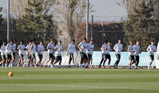 عودة دانيلو وخاميس وانضمام بنزيمة الى تدريبات ريال مدريد عودة دانيلو وخاميس وانضمام بنزيمة الى تدريبات ريال مدريد
