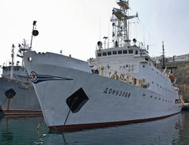 روسيا تعزز قواتها في بحر قزوين بثلاث سفن هجومية وزورقين حربيين