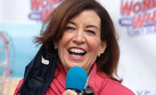 كاثي هوكول ستصبح أول امرأة تشغل منصب حاكم نيويورك