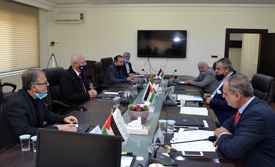 نقيب المهندسين يلتقي رئيس واعضاء جمعية المستثمرين في قطاع الإسكان نقيب المهندسين يلتقي رئيس واعضاء جمعية المستثمرين في قطاع الإسكان