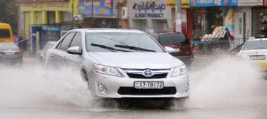 تواصل المنخفض الجوي الاثنين مصحوبا بأمطار غزيرة تواصل المنخفض الجوي الاثنين مصحوبا بأمطار غزيرة