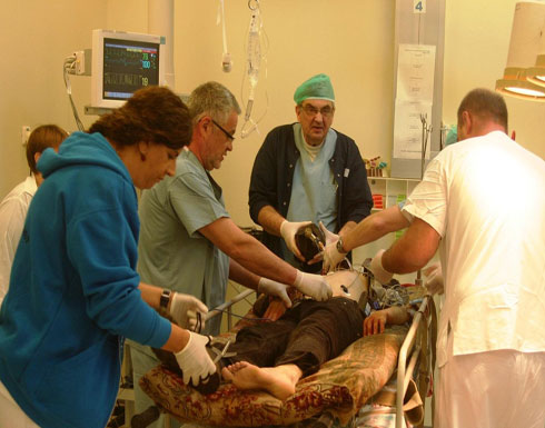 حركة إسرائيلية تطالب بوقف علاج الجرحى السوريين في إسرائيل