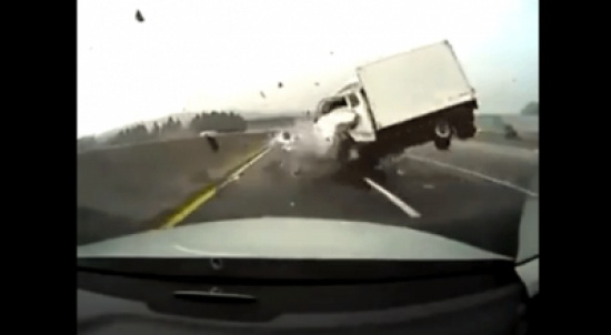 حادث سيارة مروع