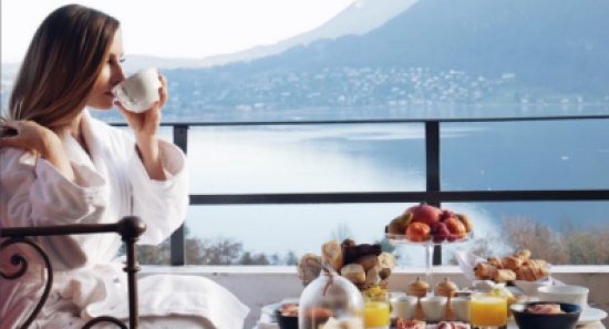 آلة منزلية تودي بحياة حسناء فرنسية صورة