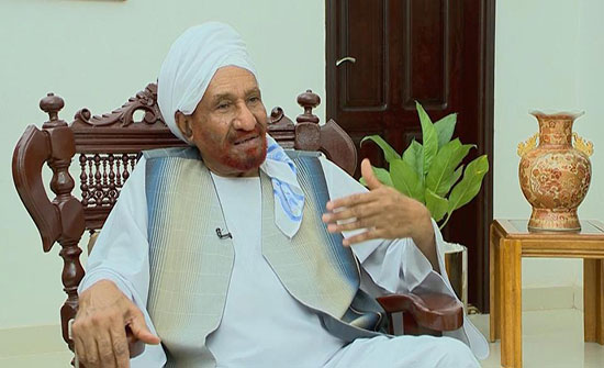 المهدي يدعو متظاهري السودان إلى عدم استفزاز الجيش