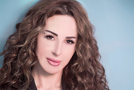 بالصور : ورد الخال تحتفل بعيد ميلادها بحضور خطيبها وغياب أهلها بالصور : ورد الخال تحتفل بعيد ميلادها بحضور خطيبها وغياب أهلها