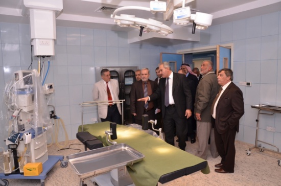 صندوق الزكاة يمنح مستشفى المقاصد الخيرية 300 الف دينار