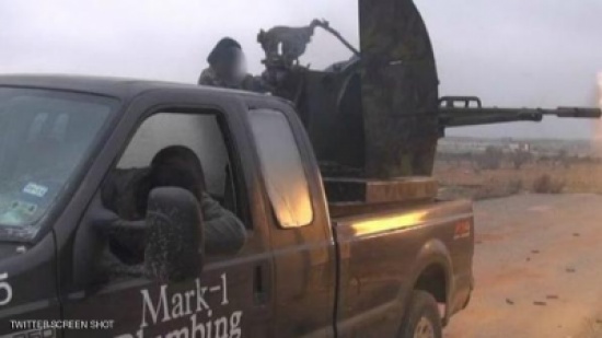 أميركي يكتشف أن سيارته "تقاتل" بسوريا