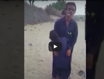 بالفيديو.. رد فعل رجل تمكن طفل من إسقاطه على الأرض