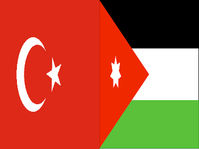 وزير الخارجية يبحث العلاقات الثنائية مع نظيره التركي