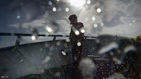 سمكة تجر صيادا وتبقيه في المياه 6 ساعات