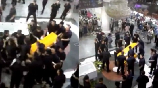 فيديو: احتجاجات في جنازة أمّ صينية سحقها سلم كهربائي فيديو: احتجاجات في جنازة أمّ صينية سحقها سلم كهربائي