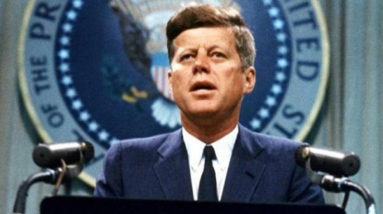 صورة| بعد 54 عاماً .. طبيب يفجّر مفاجأة مدوية حول مقتل جون كيندي...!