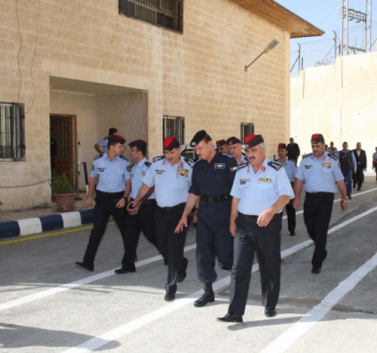 مدير الأمن العام يتفقد مركز تطوير وتدريب مراكز الإصلاح والتأهيل مدير الأمن العام يتفقد مركز تطوير وتدريب مراكز الإصلاح والتأهيل