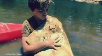 بعد 6 أيام عثر على طفل تركه والداه بغابة كعقاب