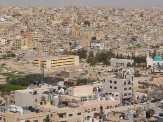 الرصيفة : اصابة أربعيني بعيار ناري والقبض على الفاعل