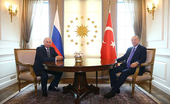 بوتين يصل لأنقرة ويلتقي أردوغان قبيل القمة الثلاثية حول سوريا بوتين يصل لأنقرة ويلتقي أردوغان قبيل القمة الثلاثية حول سوريا