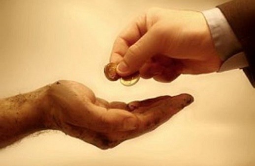 صندوق الزكاة يصرف 100 دينار لمنتفعيه صندوق الزكاة يصرف 100 دينار لمنتفعيه