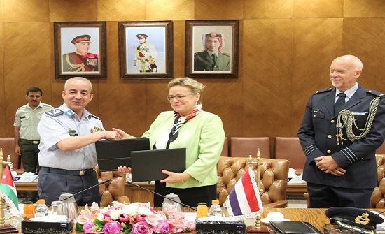 اتفاقية تعاون بين القوات المسلحة الأردنية والهولندية