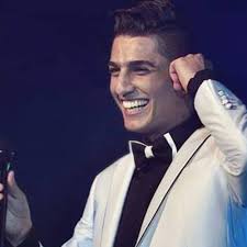 عساف ينشد لشهداء الأردن وفلسطين في حفل وطني بـ «الأرينا» عساف ينشد لشهداء الأردن وفلسطين في حفل وطني بـ «الأرينا»