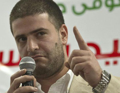 نجل مرسي : اخفوا والدي عنا مجددا ونخشى على حياته