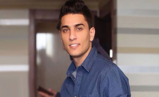 محمد عساف يؤدي مناسك العمرة برفقة والديه..بالصورة