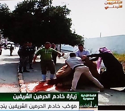 بالفيديو / اردني ينحر جملا احتفالا بالملك سلمان