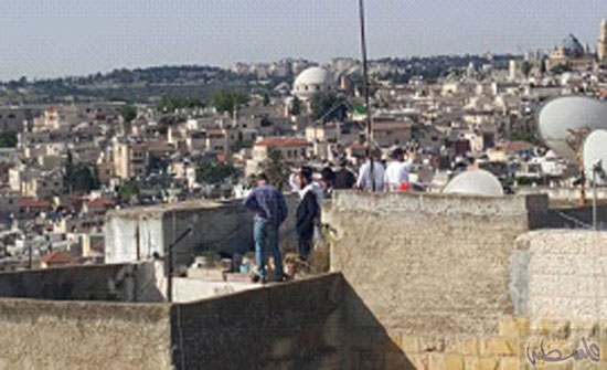 مستوطنون يستولون على منزل فلسطيني في القدس مستوطنون يستولون على منزل فلسطيني في القدس