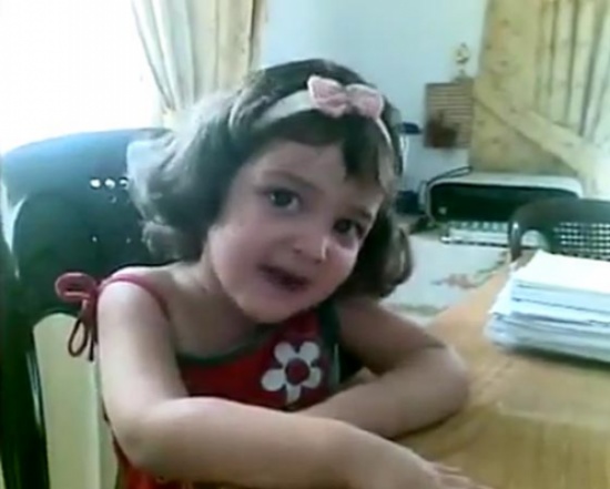 طفلة سورية تحفظ عواصم الدول .. ماذا قالت عن عاصمة إسرائيل؟ ( فيديو ) طفلة سورية تحفظ عواصم الدول .. ماذا قالت عن عاصمة إسرائيل؟ ( فيديو )