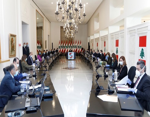 دياب يرفض دعوة عون لعقد اجتماع لبحث أزمة المحروقات