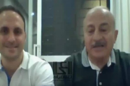 المحلل الذي ظهر بنصف ثيابه معلقاً: صوّره ابني ونلت شهرة لم أنلها طوال حياتي -فيديو