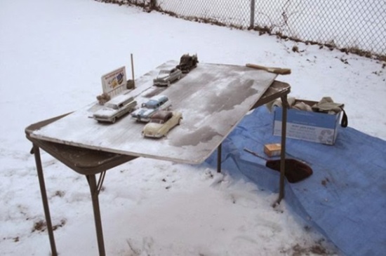 هل تستطيعون ملاحظة ما هو الغريب في هذه الصور؟