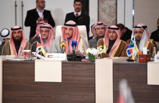 الغانم يطالب بطرد وفد برلماني إسرائيلي قبل الروسي (شاهد) الغانم يطالب بطرد وفد برلماني إسرائيلي قبل الروسي (شاهد)