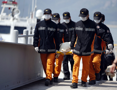 رئيسة كوريا الجنوبية: ما فعله طاقم العبارة المنكوبة بمثابة جريمة