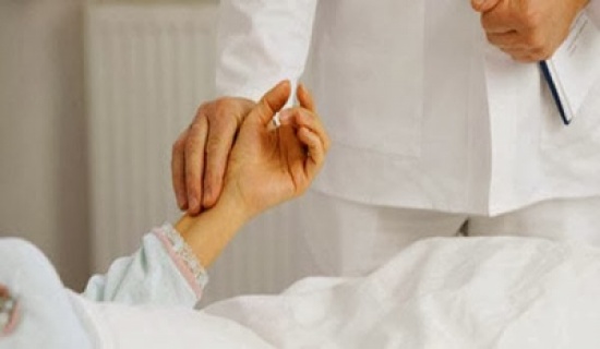 ذهب ليطمأن على شقيقه بعد اصابته بحادث سير ... فتدهورت مركبته في الطفيلة