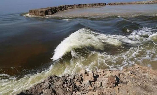 بالفيديو :سيول إيران تهدد سدود البصرة.. وخوف على النفط