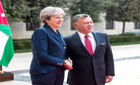 الملك يستقبل رئيسة الوزراء البريطانية