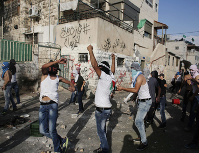 إصابة 18 فلسطينيا في مواجهات مع الشرطة الإسرائيلية بالقدس