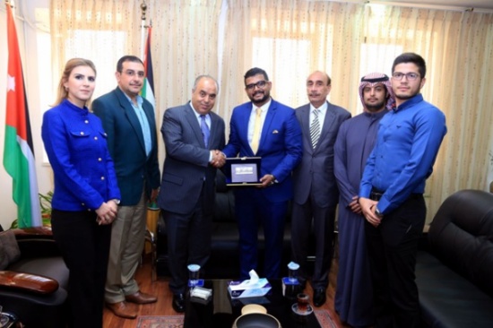 محافظة يكرم الطالب اليمني (باوزيـر) محافظة يكرم الطالب اليمني (باوزيـر)