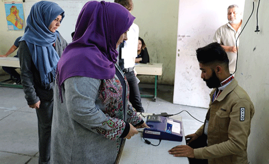انتخابات العراق.. إقبال ضعيف وخروقات واسعة تحرم الآلاف