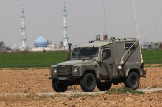 إطلاق نار من غزة يصيب مركبة قائد عسكري إسرائيلي