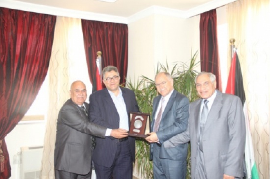 ابوعرابي يستقيل وفد جامعة القدس ابوعرابي يستقيل وفد جامعة القدس